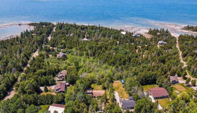 Rockaway: Rustic Charm Meets Modern Private Comfort