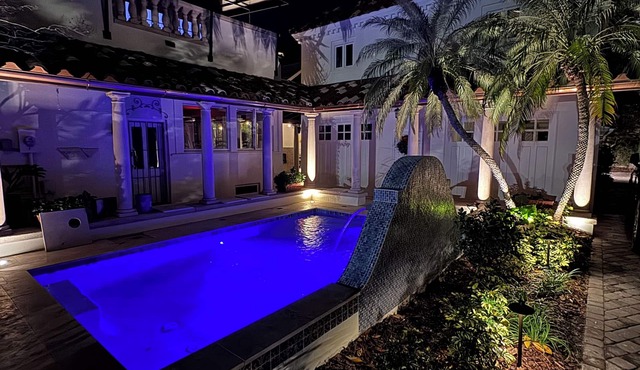 Romantic Spanish Casa and Carriage House and luxury pool escape