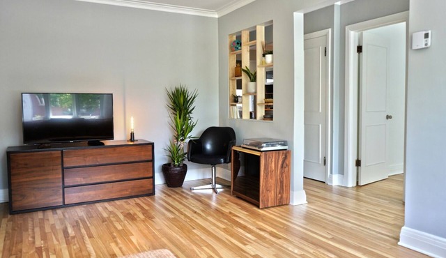 ROSEMONT: Nice accommodation close to the Molson Park!