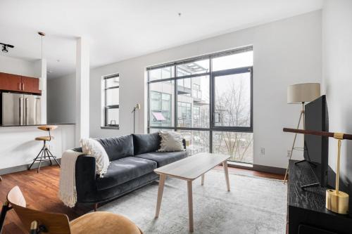 S Lake Union 2BR w Gym WD nr Space Needle SEA-192