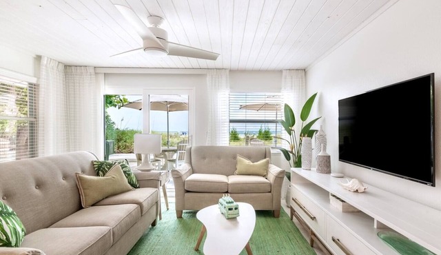 Sailfish Gulf Suites #1, Beachfront, Steps to the Sand