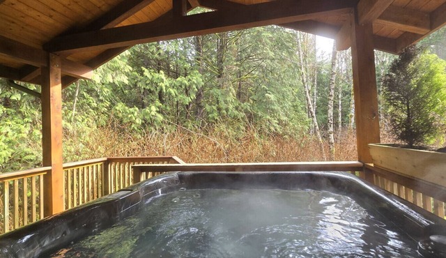 Salal Cabin by Evergreen Forest Cabins