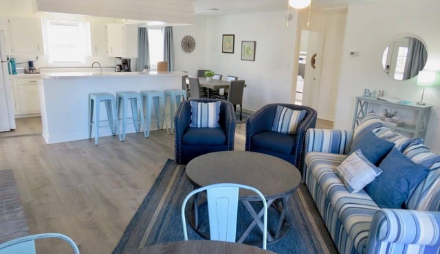 Saltaire Cottages 12: 3BR Steps to Private Beach Access Screened Porch Pool!