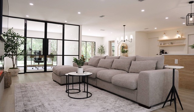 Sarasota Central Home Near Beaches & Downtown