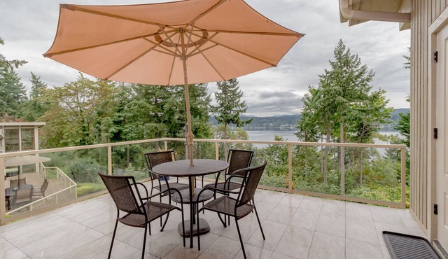 Scenic Lake View Guest House