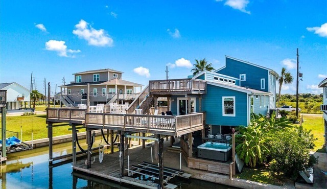 Sea Isle Canal Side Pool + Easy Beach Access