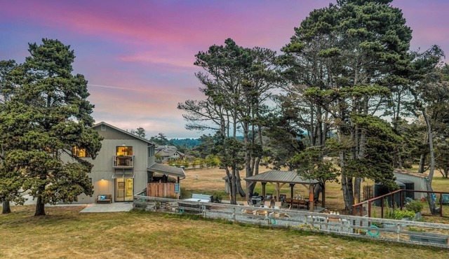 Sea Ranch in Fort Bragg w/Hot Tub & Game Room