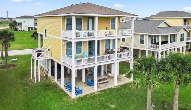 Sea You Soon - Close Beach Access/2 Community Pools* 4BD/4BA. Sleeps 10