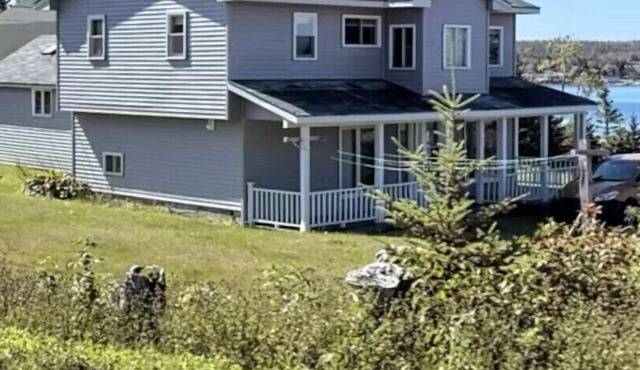 Seaside Escape Oceanfront cottage located 50 minutes from Halifax