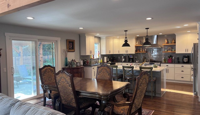 Seattle Escape 3BR w/AC 10 Min to SEA