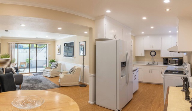 Secluded Private Suite in Bridle Trails – Near Major Tech & 25 Min to Seattle