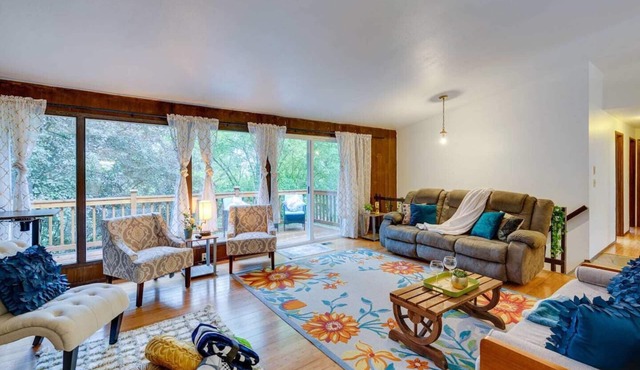 Serene & Cozy Home in Lake Forest Park