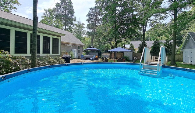 Serene home heated pool fire pit scrnd porch hot tub