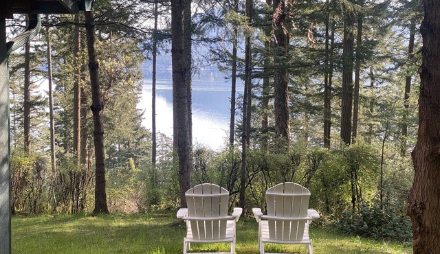 Serene Waterview Cabin at Laughing Moon Farm