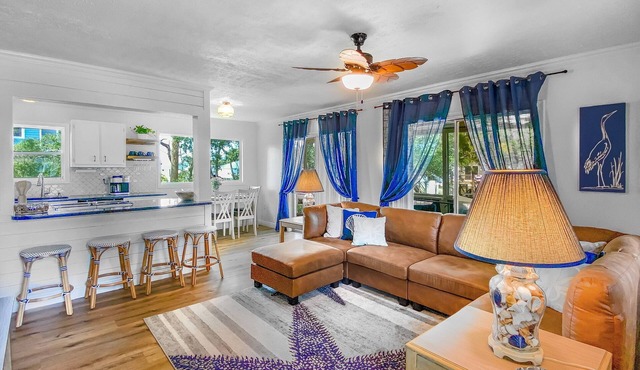 Shellease Cottage-n4 minute walk to the beach!nGolf Cart available!
