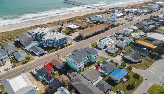 Short walk to Kure Beach, Pier, & Restaurants