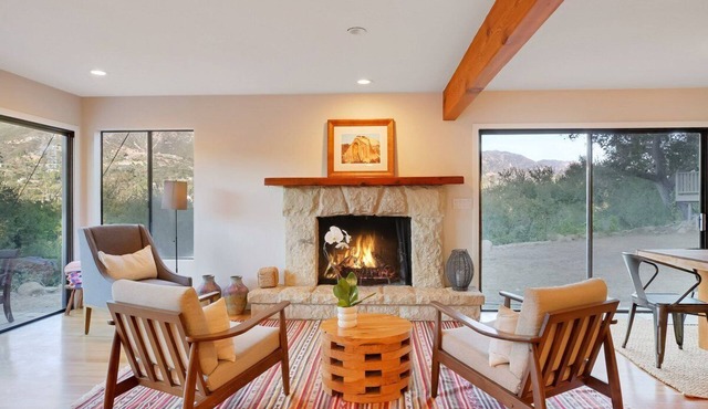 Sierra Vistas ! - 4BR Montecito Retreat w/Hot Tub+ Views +Close to Beach+ Town