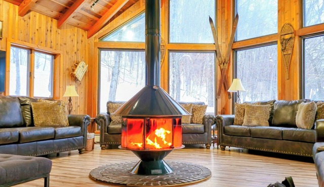 Ski In/Out Luxury 8BR Okemo Chalet on Sachem Trail Sleeps 22 Adults