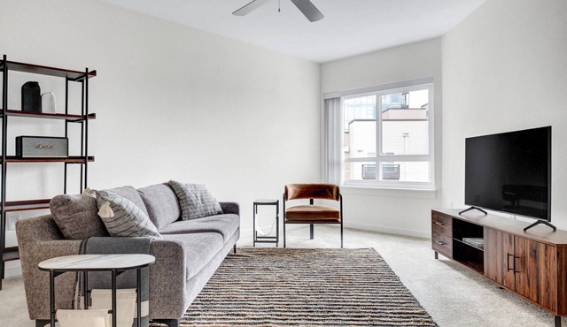 Sleek Downtown Bellevue 1BR w/W/D & Storage, near Shops, by Blueground
