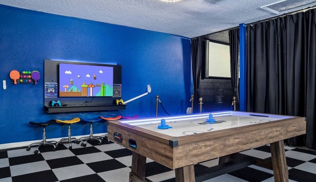 Sleeps 25 Heated Pool Indoor/Outdoor Games Theater