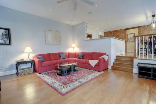 Sojourn Spacious Historic 2 BR with Modern Updates