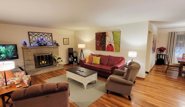 Solitude in the City! Beautiful home, easy access to all Columbus! 1/2 Acre Lot!