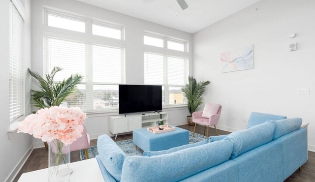 Spacious 2BR Broadripple Village