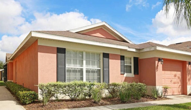 Spacious 3 Bedroom Private Pool Located Less than 15 Minutes From the Disney Entrance