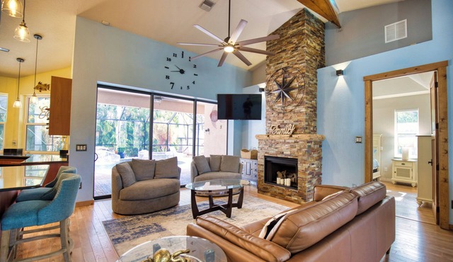 Spacious 3 Br Home w/Pool- 1 mile walk to beach