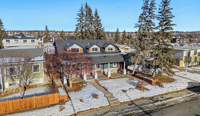 Spacious 4 Bedroom Home Near Bowness Park 🌿