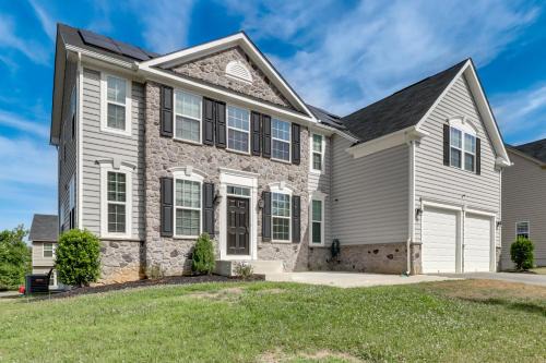 Spacious Accokeek Home Near MGM, Alexandria & DC!
