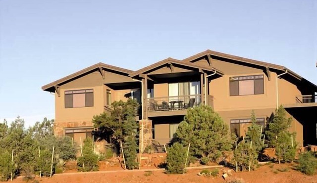 Spacious condo located in Sedona Resort