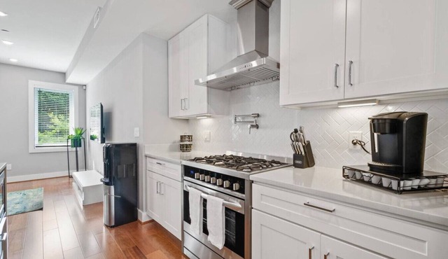 Spacious DC home, H St. Corridor, Laundry, Garage