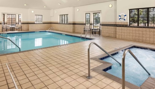 Spacious Extended Stay in Bloomington – Great for Families, Business & Shopping