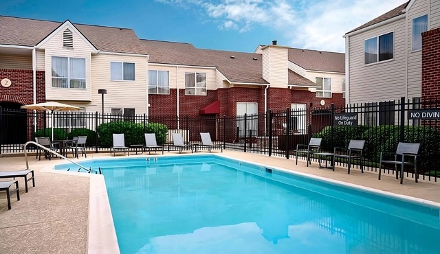 Spacious Good-Value Accommodation! w/Outdoor Pool, Pet-Friendly, Free Parking