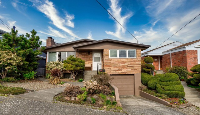 SPACIOUS HOME in Quiet Neighborhood
