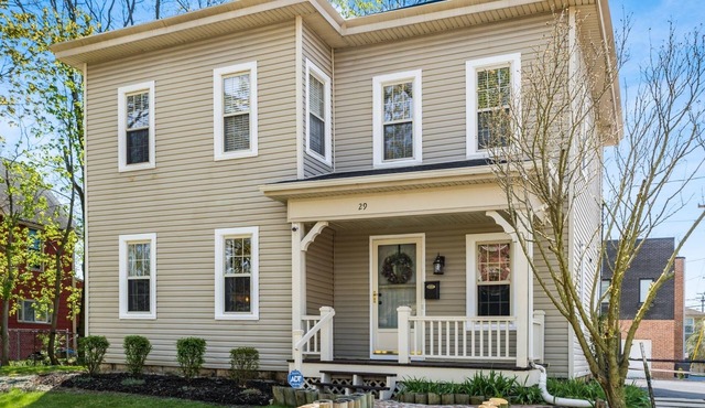 Spacious home walking distance to the Ohio State campus ft. off street parking