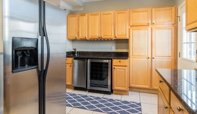 Spacious Longterm DC Townhouse - w/Parking + Metro