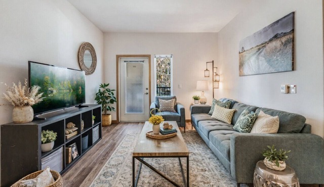 Spacious Modern 1BR 1BA w/AC | Downtown Redmond