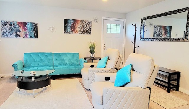 Spacious newly remodeled 3br 2ba in heart of the Seattle