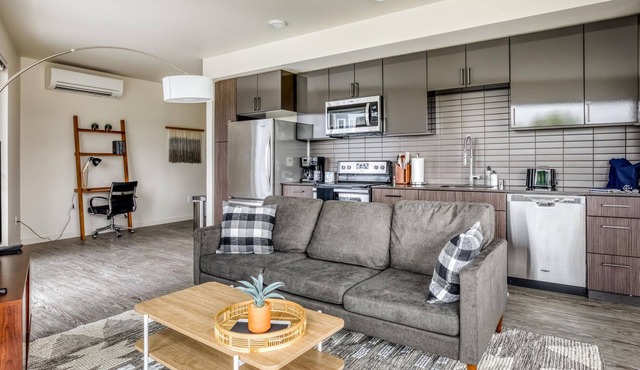 Spacious & Pet-Friendly 2BR in Redmond w/ Gym