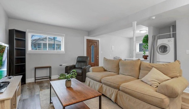 Spacious Retreat - 3 BR + Parking- German Village
