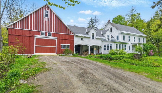 Spacious Riverfront Home 7 Minutes to Stratton!