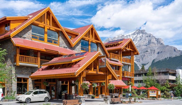 Spacious Rockies Getaway | Hot Pools access!