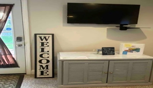 Spacious Studio Gem! North of Atlanta Basement Apartment Free Wi-Fi