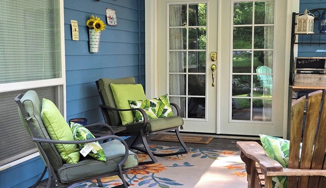 Sparkling Clean suite, close to Woodinville's Wine District. WiFi. Pet friendly