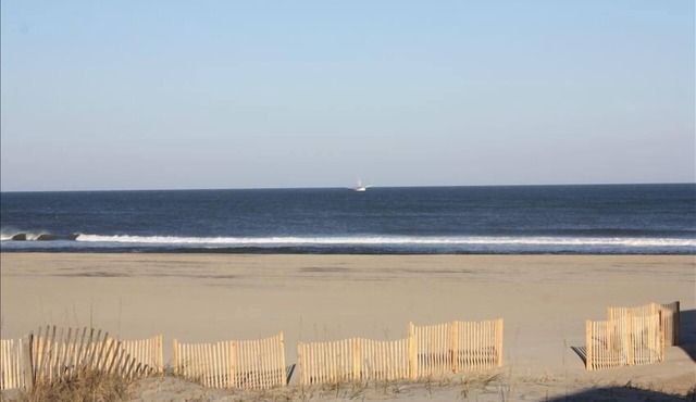 Spectacular Oceanfront View!, W/Semi-Private Beach Access