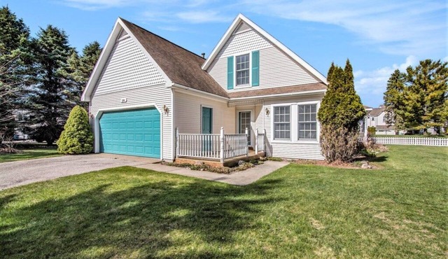 Standalone Harbor Village Cottage at Beach