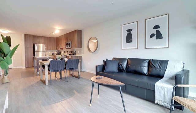 Stay in Style: Comfortable Apt w Premier Amenities