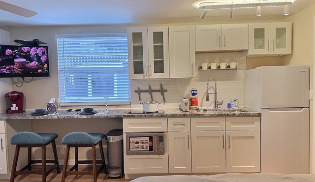 Studio Retreat Across the Street from Beautiful Siesta Key Beach